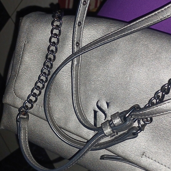 Vera Wang Crossbody Gunmetal Metallic Leather - Picture 8 of 8